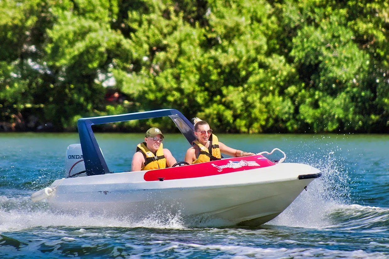 Boat & water experiences